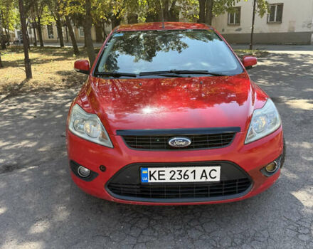 Красный Форд Фокус, объемом двигателя 1.6 л и пробегом 403 тыс. км за 5900 $, фото 1 на Automoto.ua