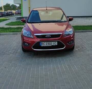Красный Форд Фокус, объемом двигателя 1.8 л и пробегом 350 тыс. км за 4900 $, фото 2 на Automoto.ua