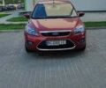 Красный Форд Фокус, объемом двигателя 1.8 л и пробегом 350 тыс. км за 4900 $, фото 2 на Automoto.ua