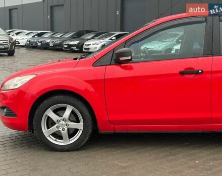 Красный Форд Фокус, объемом двигателя 1.6 л и пробегом 206 тыс. км за 4540 $, фото 12 на Automoto.ua