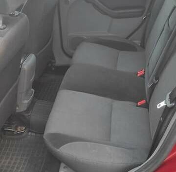 Красный Форд Фокус, объемом двигателя 1.8 л и пробегом 350 тыс. км за 4900 $, фото 18 на Automoto.ua