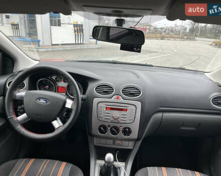 Красный Форд Фокус, объемом двигателя 1.56 л и пробегом 295 тыс. км за 5299 $, фото 14 на Automoto.ua