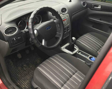 Красный Форд Фокус, объемом двигателя 1.56 л и пробегом 167 тыс. км за 4500 $, фото 6 на Automoto.ua