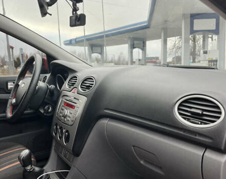 Красный Форд Фокус, объемом двигателя 1.56 л и пробегом 295 тыс. км за 5299 $, фото 12 на Automoto.ua