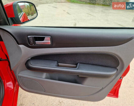 Червоний Форд Фокус, об'ємом двигуна 1.6 л та пробігом 260 тис. км за 4500 $, фото 19 на Automoto.ua
