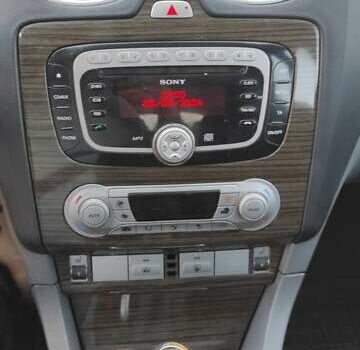 Красный Форд Фокус, объемом двигателя 1.8 л и пробегом 350 тыс. км за 4900 $, фото 16 на Automoto.ua