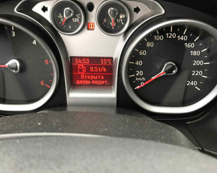 Красный Форд Фокус, объемом двигателя 1.56 л и пробегом 167 тыс. км за 4500 $, фото 10 на Automoto.ua