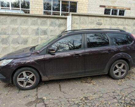 Красный Форд Фокус, объемом двигателя 1.6 л и пробегом 160 тыс. км за 3500 $, фото 2 на Automoto.ua