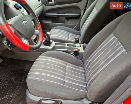 Червоний Форд Фокус, об'ємом двигуна 1.6 л та пробігом 260 тис. км за 4500 $, фото 11 на Automoto.ua