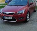 Красный Форд Фокус, объемом двигателя 1.8 л и пробегом 350 тыс. км за 4900 $, фото 1 на Automoto.ua
