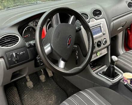 Червоний Форд Фокус, об'ємом двигуна 1.56 л та пробігом 297 тис. км за 6000 $, фото 11 на Automoto.ua