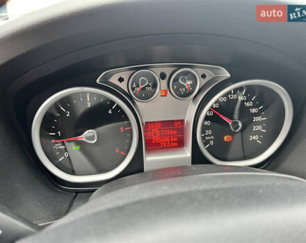 Красный Форд Фокус, объемом двигателя 1.56 л и пробегом 295 тыс. км за 5299 $, фото 16 на Automoto.ua