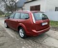 Красный Форд Фокус, объемом двигателя 1.8 л и пробегом 179 тыс. км за 5500 $, фото 1 на Automoto.ua