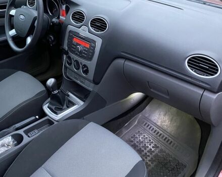 Красный Форд Фокус, объемом двигателя 1.8 л и пробегом 179 тыс. км за 5500 $, фото 14 на Automoto.ua