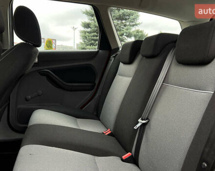 Червоний Форд Фокус, об'ємом двигуна 1.56 л та пробігом 209 тис. км за 6500 $, фото 17 на Automoto.ua