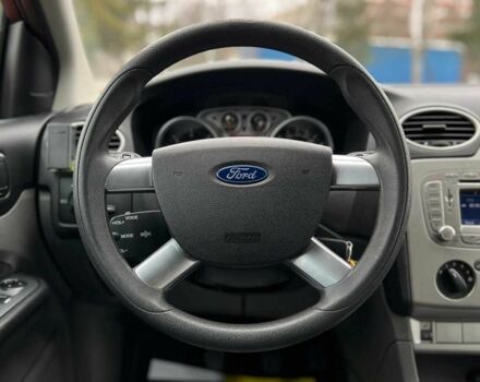 Червоний Форд Фокус, об'ємом двигуна 1.6 л та пробігом 209 тис. км за 6500 $, фото 9 на Automoto.ua