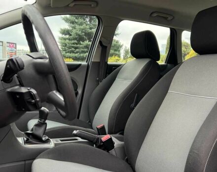 Червоний Форд Фокус, об'ємом двигуна 1.6 л та пробігом 209 тис. км за 6500 $, фото 8 на Automoto.ua