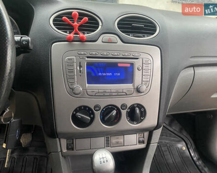 Красный Форд Фокус, объемом двигателя 1.6 л и пробегом 327 тыс. км за 5200 $, фото 30 на Automoto.ua