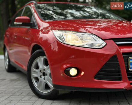 Красный Форд Фокус, объемом двигателя 1.6 л и пробегом 260 тыс. км за 7350 $, фото 3 на Automoto.ua