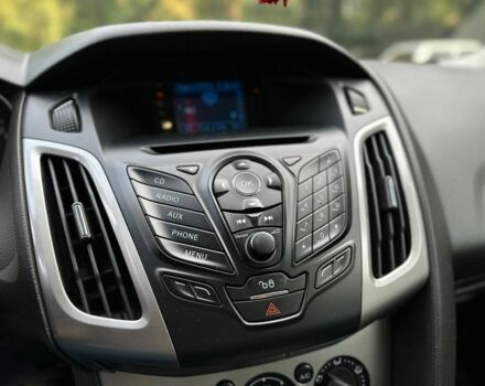 Красный Форд Фокус, объемом двигателя 1.6 л и пробегом 260 тыс. км за 7300 $, фото 6 на Automoto.ua