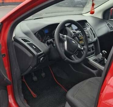 Червоний Форд Фокус, об'ємом двигуна 1.6 л та пробігом 212 тис. км за 6700 $, фото 3 на Automoto.ua