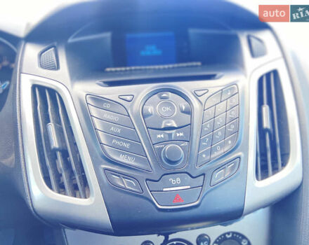 Красный Форд Фокус, объемом двигателя 1.6 л и пробегом 138 тыс. км за 7999 $, фото 12 на Automoto.ua