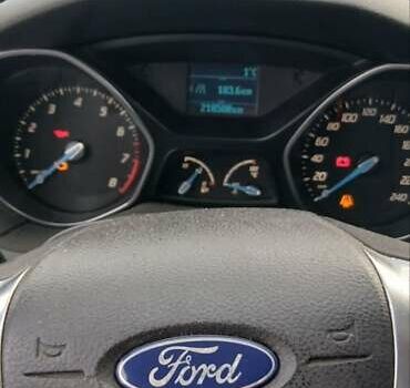 Красный Форд Фокус, объемом двигателя 1.6 л и пробегом 220 тыс. км за 6700 $, фото 10 на Automoto.ua