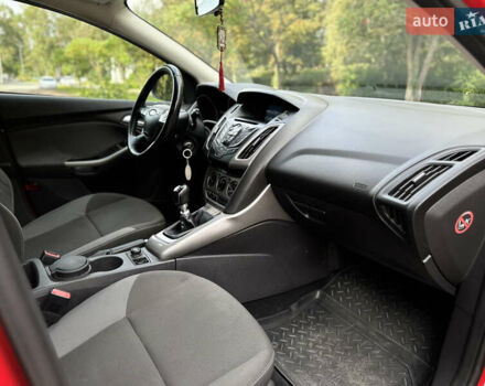 Красный Форд Фокус, объемом двигателя 1.6 л и пробегом 260 тыс. км за 7350 $, фото 57 на Automoto.ua