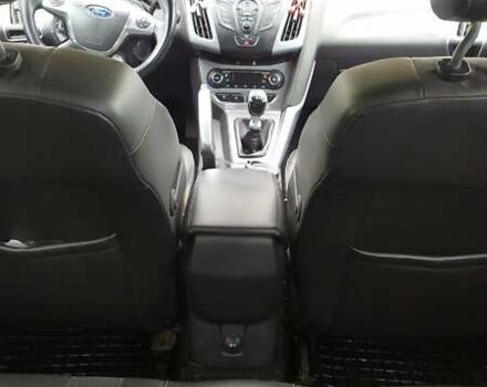 Красный Форд Фокус, объемом двигателя 1.6 л и пробегом 270 тыс. км за 7200 $, фото 1 на Automoto.ua