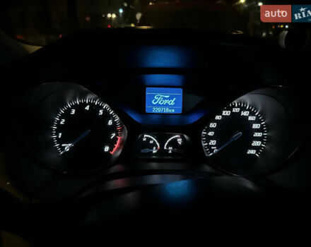 Красный Форд Фокус, объемом двигателя 1.6 л и пробегом 220 тыс. км за 6100 $, фото 9 на Automoto.ua