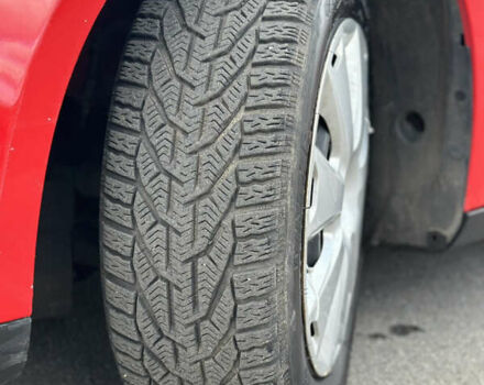 Красный Форд Фокус, объемом двигателя 1.6 л и пробегом 256 тыс. км за 6400 $, фото 6 на Automoto.ua