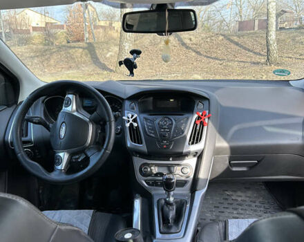 Червоний Форд Фокус, об'ємом двигуна 1.6 л та пробігом 260 тис. км за 7500 $, фото 9 на Automoto.ua