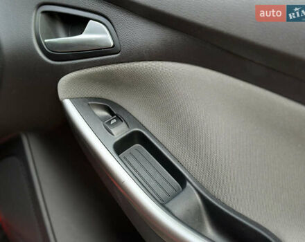 Красный Форд Фокус, объемом двигателя 1.6 л и пробегом 260 тыс. км за 7350 $, фото 55 на Automoto.ua