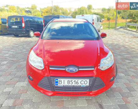 Красный Форд Фокус, объемом двигателя 1.6 л и пробегом 138 тыс. км за 7999 $, фото 2 на Automoto.ua