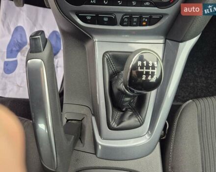 Червоний Форд Фокус, об'ємом двигуна 1.6 л та пробігом 235 тис. км за 6999 $, фото 38 на Automoto.ua