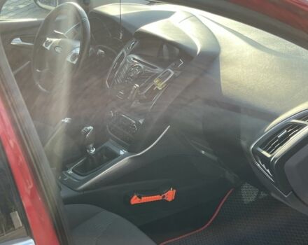 Красный Форд Фокус, объемом двигателя 1.6 л и пробегом 260 тыс. км за 8800 $, фото 7 на Automoto.ua