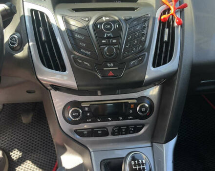 Червоний Форд Фокус, об'ємом двигуна 1.6 л та пробігом 258 тис. км за 9100 $, фото 7 на Automoto.ua