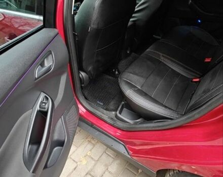 Червоний Форд Фокус, об'ємом двигуна 1.6 л та пробігом 26 тис. км за 13000 $, фото 14 на Automoto.ua