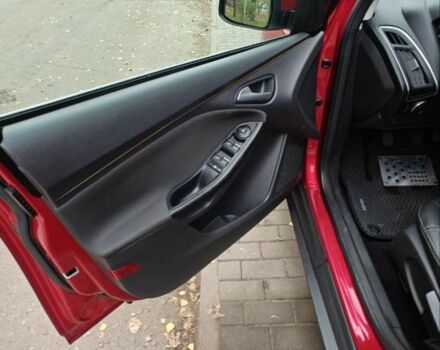 Червоний Форд Фокус, об'ємом двигуна 1.6 л та пробігом 26 тис. км за 13000 $, фото 13 на Automoto.ua