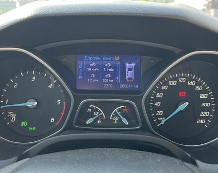 Красный Форд Фокус, объемом двигателя 1.6 л и пробегом 260 тыс. км за 8800 $, фото 2 на Automoto.ua