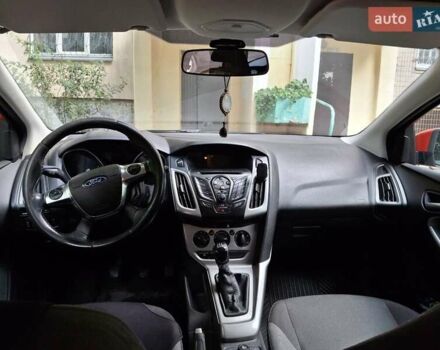 Красный Форд Фокус, объемом двигателя 1.6 л и пробегом 308 тыс. км за 6300 $, фото 8 на Automoto.ua