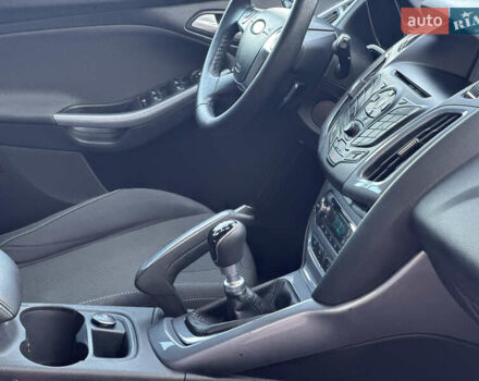 Форд Фокус 2012 в Стрые на Automoto.ua Красный Форд Фокус, объемом двигателя 1.6 л и пробегом 258 тыс. км за 7250 $, фото 74 на Automoto.ua