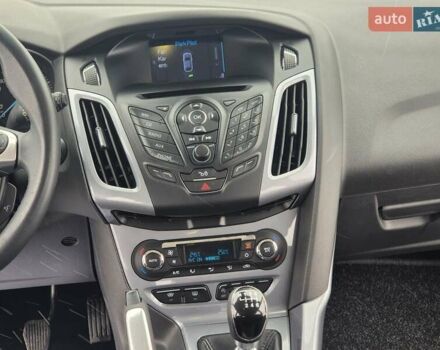 Червоний Форд Фокус, об'ємом двигуна 1.6 л та пробігом 235 тис. км за 6999 $, фото 56 на Automoto.ua