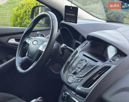 Форд Фокус 2012 в Стрые на Automoto.ua Красный Форд Фокус, объемом двигателя 1.6 л и пробегом 258 тыс. км за 7250 $, фото 77 на Automoto.ua