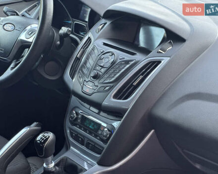 Форд Фокус 2012 в Стрые на Automoto.ua Красный Форд Фокус, объемом двигателя 1.6 л и пробегом 258 тыс. км за 7250 $, фото 75 на Automoto.ua