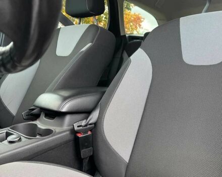 Червоний Форд Фокус, об'ємом двигуна 1.6 л та пробігом 213 тис. км за 7500 $, фото 18 на Automoto.ua