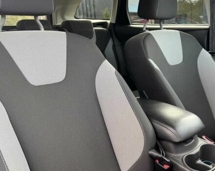 Червоний Форд Фокус, об'ємом двигуна 1.6 л та пробігом 213 тис. км за 7500 $, фото 20 на Automoto.ua