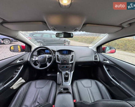 Червоний Форд Фокус, об'ємом двигуна 1.6 л та пробігом 229 тис. км за 8700 $, фото 4 на Automoto.ua