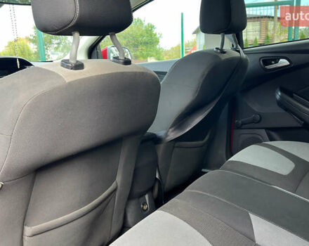 Червоний Форд Фокус, об'ємом двигуна 1.56 л та пробігом 213 тис. км за 7500 $, фото 20 на Automoto.ua