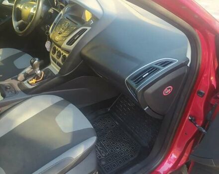 Червоний Форд Фокус, об'ємом двигуна 1.6 л та пробігом 219 тис. км за 7500 $, фото 12 на Automoto.ua